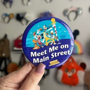Disney Meet Me on Main Street Pin